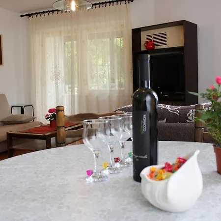 Apartamento Ground Floor With Terrace
