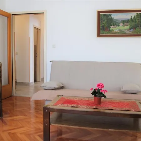 Ground Floor With Terrace Apartamento